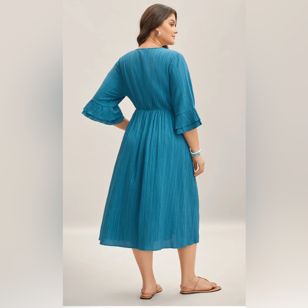 BloomChic Teal Textured Blouse - Picture 2 of 10